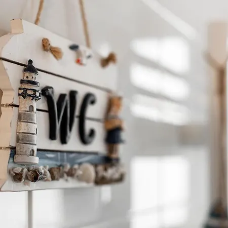 La Magnolia, Caressa De Mae