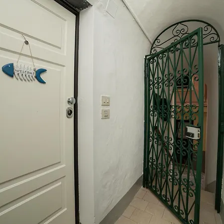 La Magnolia, Caressa De Mae Bordighera