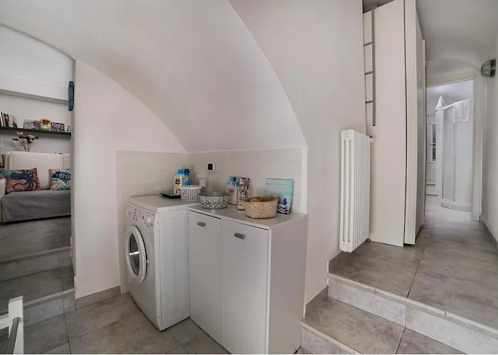 La Magnolia, Caressa De Mae